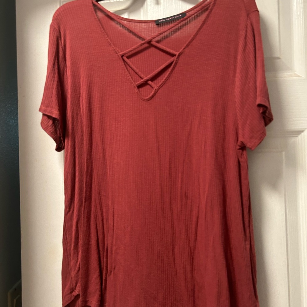 Women's Short Sleeve Crisscross Top - Rust Red